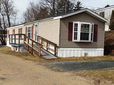 /international/us/6-hilltop-manor-mobile-home-park-littleton-nh-110107060774/