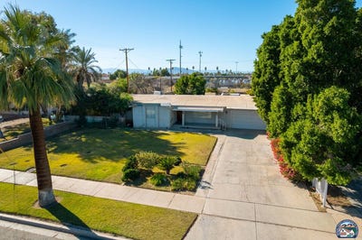 /international/us/1061-heber-ave-calexico-ca-110106155811/