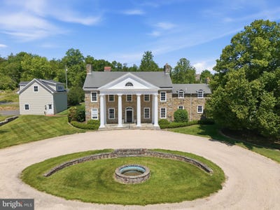 /international/us/17781-roxbury-hall-road-leesburg-va-110108393079/