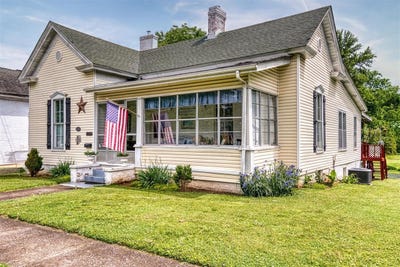 /international/us/421-nashville-street-russellville-ky-110099524741/