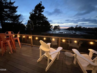 /international/us/15-shell-street-yachats-or-110106926118/