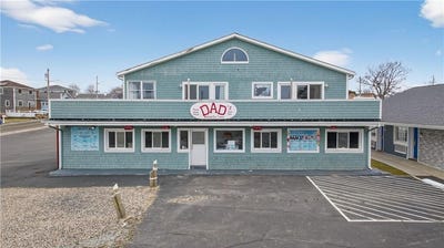 /international/us/1-angell-road-narragansett-ri-110107193378/