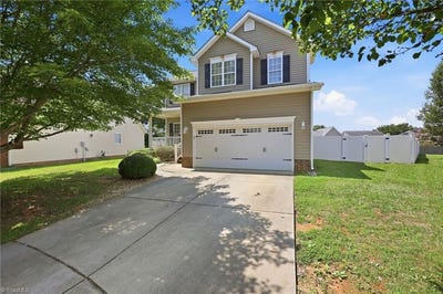 /international/us/692-triple-crown-court-whitsett-nc-110109737076/