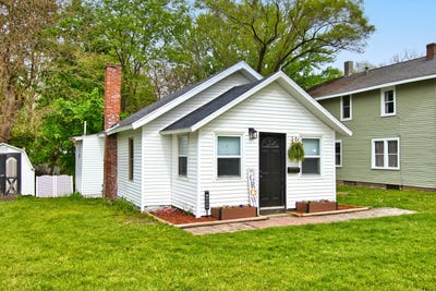 /international/us/1020-n-8th-street-niles-mi-110107841882/