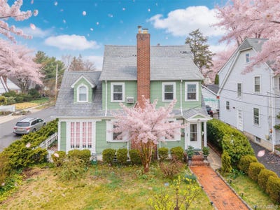 /international/us/11-baker-hill-road-great-neck-ny-110107039983/