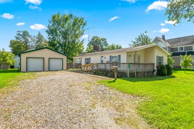 /international/us/330-n-matteson-street-bronson-mi-110110308437/
