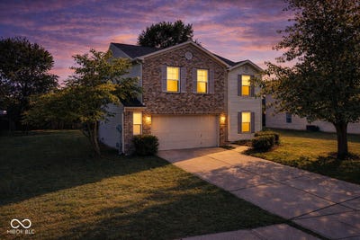 /international/us/6911-woodland-heights-drive-avon-in-110102357727/