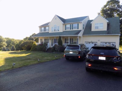 /international/us/8-cedardale-loop-wappingers-falls-ny-110101466656/?lang=en