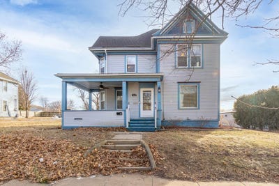 /international/us/802-park-street-reinbeck-ia-110096872735/