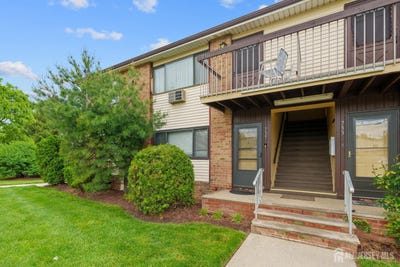 /international/us/735-cricket-lane-woodbridge-proper-nj-110108165025/
