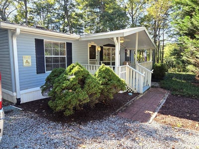 /international/us/14-silver-fox-run-hendersonville-nc-nc-110120483075/