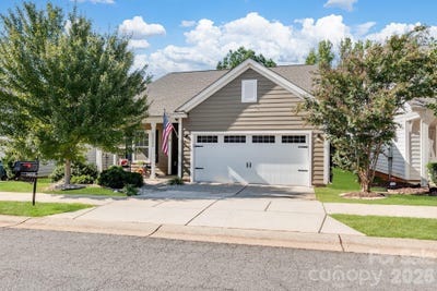 /international/us/24526-blue-heron-circle-lancaster-sc-110120458182/