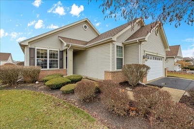 /international/us/12825-coventry-lane-huntley-il-110108851487/