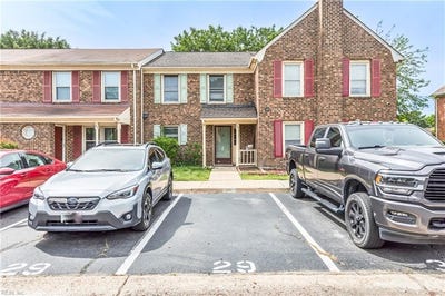 /international/us/29-glascow-way-hampton-va-110108605895/