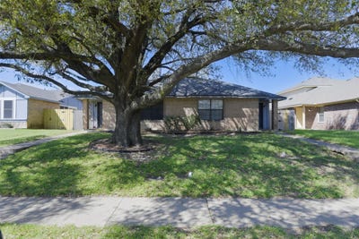 /international/us/1433-n-bluegrove-road-lancaster-tx-110106675553/