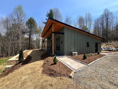 /international/us/3270-fries-rd-galax-va-110107259046/