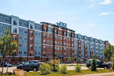 /international/us/303-dunbar-street-manchester-nh-110108492040/