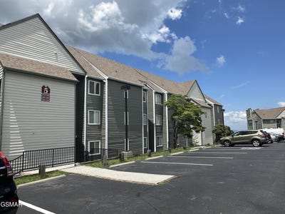/international/us/1260-ski-view-drive-gatlinburg-tn-110101349677/?lang=en