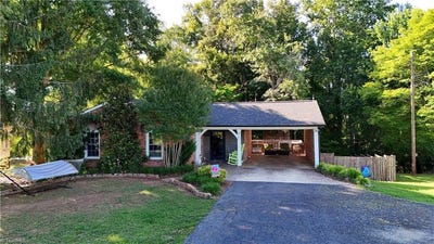 /international/us/488-shoals-road-pinnacle-nc-110108533117/