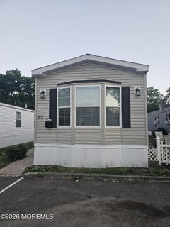 /international/us/68-alex-court-hazlet-nj-110108550359/