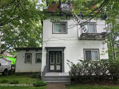 /international/us/203-center-street-staten-island-ny-110100725671/