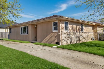 /international/us/2466-red-oak-trail-crest-hill-il-110106550328/