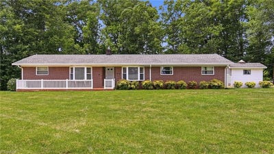 /international/us/8340-8350-red-bank-road-germanton-nc-110108692554/