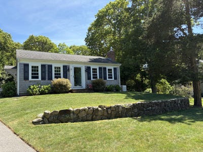 /international/us/31-garrison-road-falmouth-ma-110119639806/