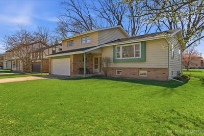 /international/us/1575-lin-lor-lane-elgin-il-110107340445/
