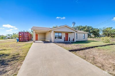 /international/us/301-w-duncan-avenue-mertzon-tx-110102523011/