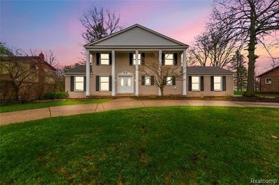 /international/us/5119-greenbriar-drive-west-bloomfield-twp-mi-110108126043/