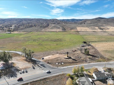 /international/us/1925-s-bear-lake-blvd-garden-city-ut-110110342451/