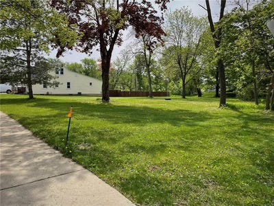 /international/us/1161-oak-street-red-wing-mn-110098300045/