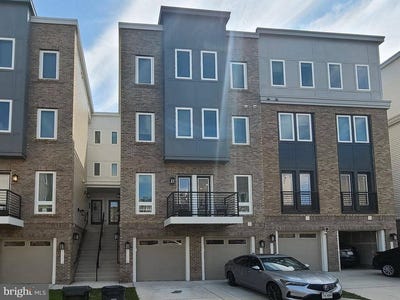 /international/us/1356-rail-stop-drive-woodbridge-va-110120856483/