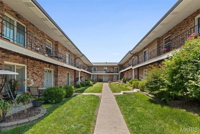 /international/us/6934-colonial-woods-drive-st-louis-mn-110108541773/