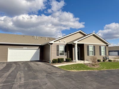 /international/us/6302-maple-glen-drive-wonder-lake-il-110106075400/