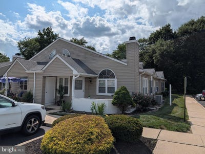 /international/us/1205-megans-lane-burlington-nj-110109607562/