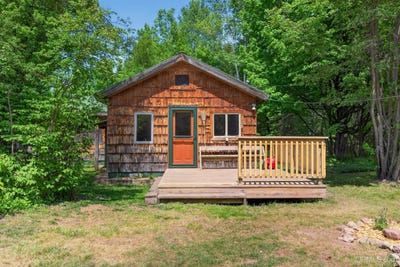 /international/us/5860-county-road-550-marquette-mi-110108637405/
