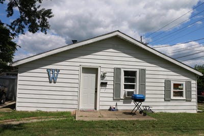 /international/us/1617-1-2-e-4th-street-mishawaka-in-110109527164/