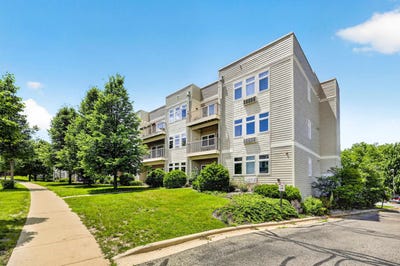 /international/us/8206-starr-grass-drive-madison-wi-110108872360/