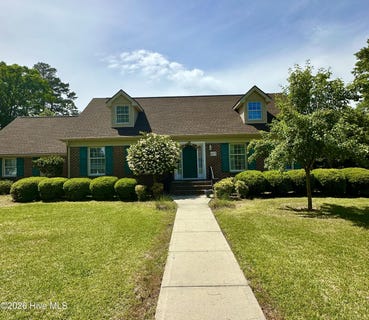 /international/us/407-4th-street-bladenboro-nc-110107735864/