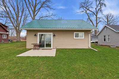 /international/us/n2013-elmwood-beach-chilton-wi-110107339771/