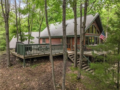 /international/us/5683n-ham-holly-drive-stone-lake-wi-110100316882/