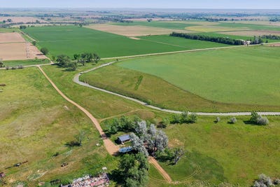 /international/us/13447-valley-township-road-vale-sd-110108399533/