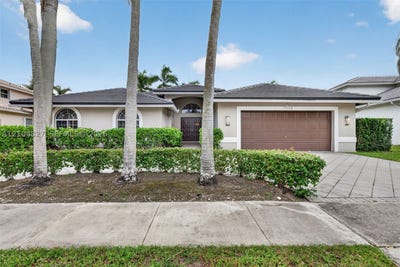 /international/us/17558-sw-13th-st-pembroke-pines-fl-110120509545/