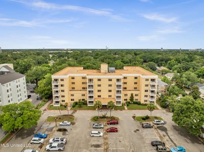 /international/us/1130-beach-boulevard-biloxi-ms-110099981675/