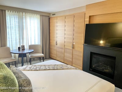 /international/us/130-wood-road-snowmass-village-co-110104252170/