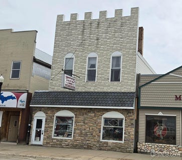 /international/us/813-delta-avenue-gladstone-mi-110107636303/