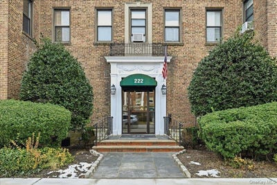 /international/us/222-7th-street-garden-city-ny-110105237877/