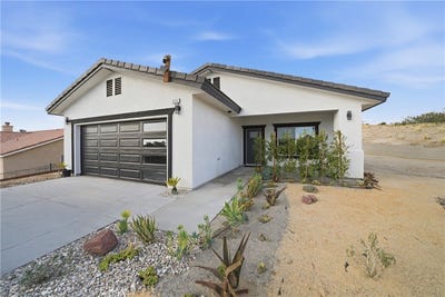 /international/us/16315-orick-avenue-victorville-ca-110107910771/